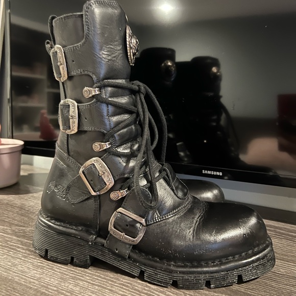 Cool boots from Spain compony - Picture 1 of 4